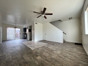 1017 W Perdew Ave in Ridgecrest, CA - Building Photo - Building Photo