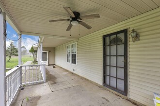 3243 Dixon Rd in Pataskala, OH - Building Photo - Building Photo
