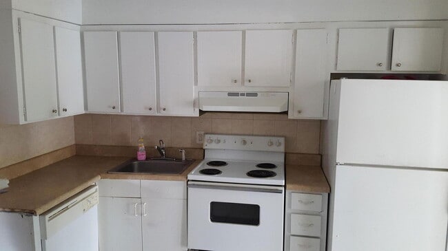 4114 NW 79th Ave in Coral Springs, FL - Building Photo - Building Photo