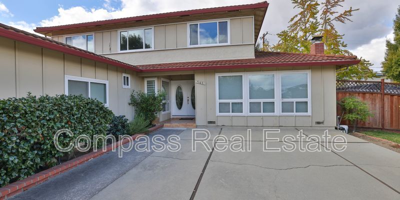 561 Bevans Dr in San Jose, CA - Building Photo