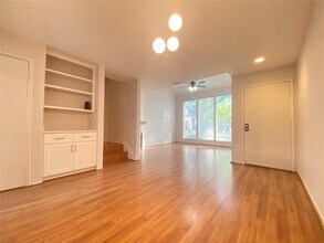 2601 S Braeswood Blvd in Houston, TX - Foto de edificio - Building Photo