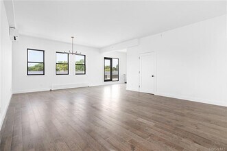 206 Main St, Unit PH in Beacon, NY - Building Photo - Building Photo