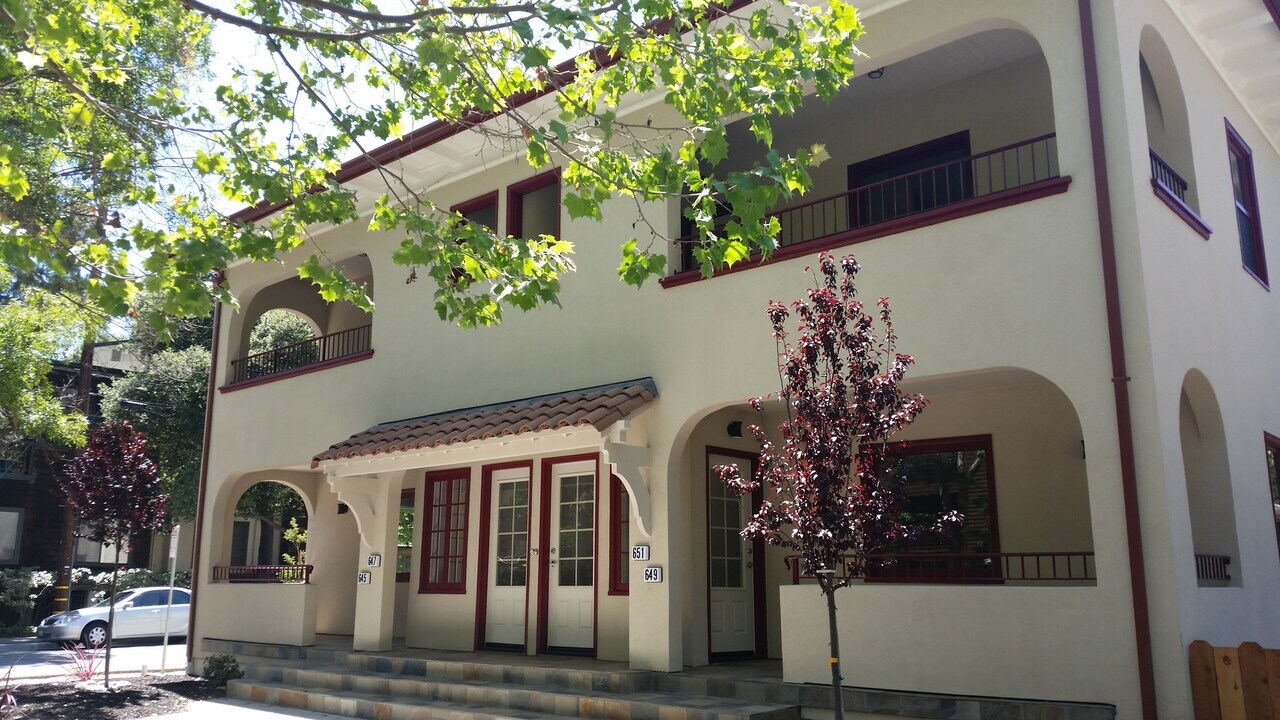 647 Lytton Ave in Palo Alto, CA - Building Photo