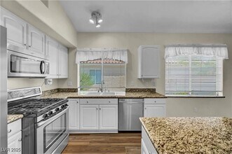 3520 Round Valley Way in Las Vegas, NV - Building Photo - Building Photo