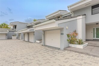 231 Poinciana Island Dr in Sunny Isles Beach, FL - Building Photo - Building Photo