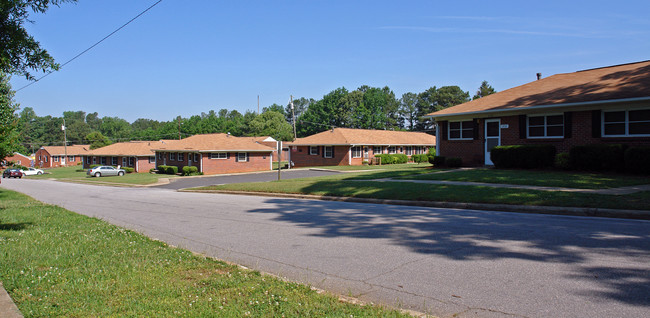 Mayview Apartments in Raleigh, NC - Foto de edificio - Building Photo