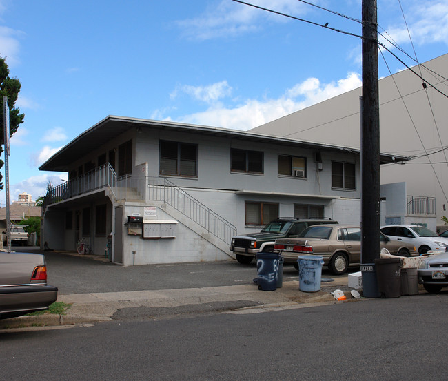 820 Ekela Ave in Honolulu, HI - Building Photo - Building Photo