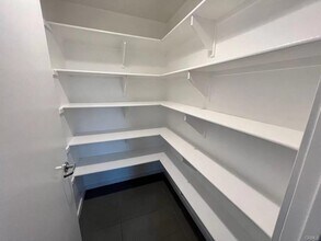 5698 Como Cir in Los Angeles, CA - Building Photo - Building Photo