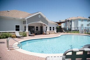 Pinnacle at Hammock Place in Panama City, FL - Building Photo