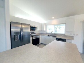 1632 SE Chello Ln in Port St. Lucie, FL - Building Photo - Building Photo