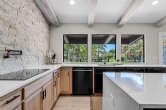 516 NE 6th Ave in Deerfield Beach, FL - Building Photo - Building Photo