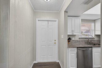 607 SE Forgal St in Port St. Lucie, FL - Building Photo - Building Photo