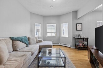 34 Edison Grn, Unit 1 in Boston, MA - Building Photo - Building Photo