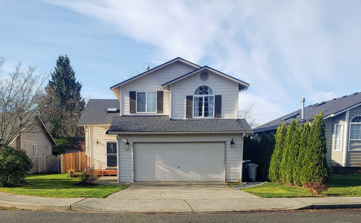 1224 Madrona Dr in Snohomish, WA - Foto de edificio