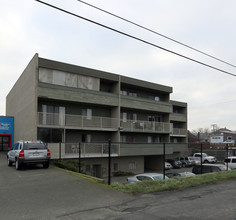 2602-2608 Quadra St in Victoria, BC - Building Photo - Primary Photo