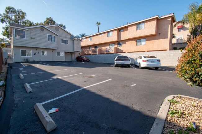 4516-4540 60th Street in San Diego, CA - Foto de edificio - Building Photo