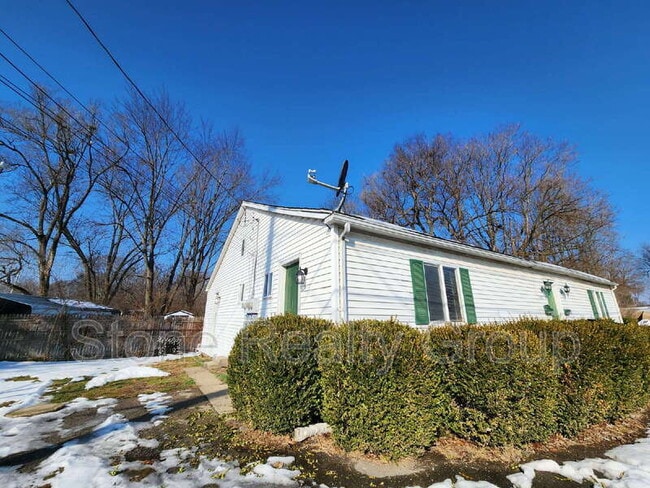 property at 1405 S 25th St