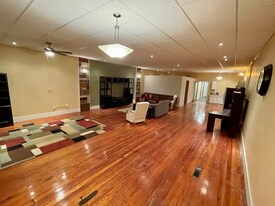 108 S Main St in Otterbein, IN - Building Photo