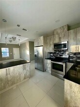 16 Cathedral Hl in Edinburg, TX - Building Photo - Building Photo