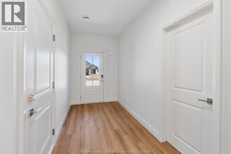 715 Elliot Pt Rd in Amherstburg, ON - Building Photo - Building Photo