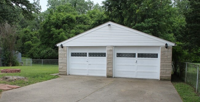 6507 Sky Blue Ave in Louisville, KY - Building Photo - Building Photo