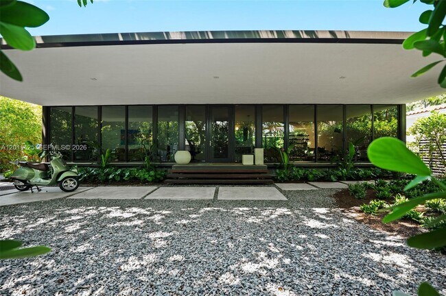 4045 Bonita Ave in Miami, FL - Building Photo - Building Photo