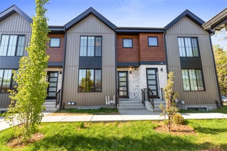 8309-8387 87 St NW in Edmonton, AB - Building Photo - Building Photo