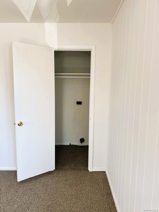 property at 131 Roslyn Rd