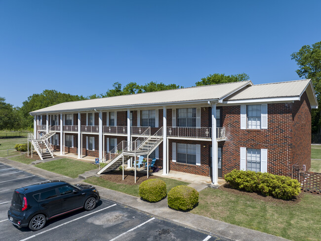 Fox Valley Apartments in Maylene, AL - Foto de edificio - Building Photo