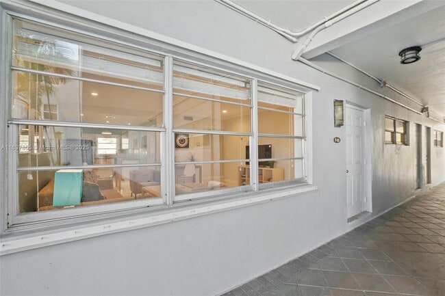 2200 S Ocean Dr in Hollywood, FL - Building Photo - Building Photo