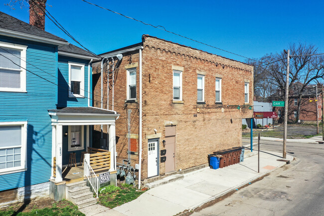 1485 Oak St in Columbus, OH - Foto de edificio - Building Photo