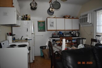 537 Elizabeth St, Unit 2 in Ann Arbor, MI - Building Photo - Building Photo