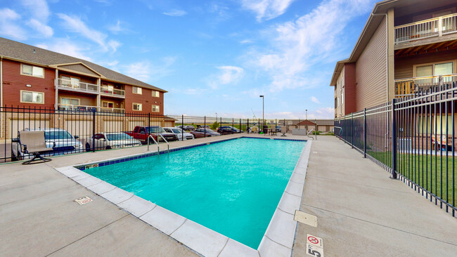 Sunset Villas Apartments in Sioux Falls, SD - Building Photo - Building Photo