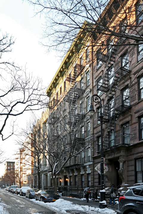 65-67 Bank St in New York, NY - Building Photo