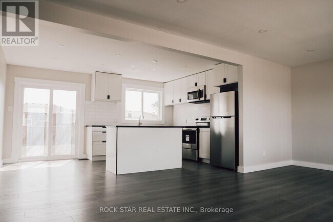 69 Austin Dr in Hamilton, ON - Building Photo - Building Photo