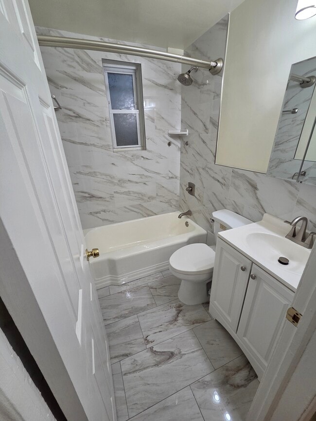 625 Houston Ave, Unit 1
