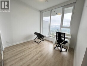 567 Clarke Rd in Coquitlam, BC - Building Photo - Building Photo