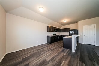 5211 Mac Rd in Tuttle, OK - Building Photo - Building Photo