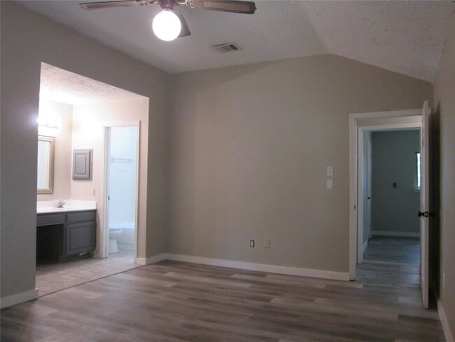 property at 2506 Portland Dr