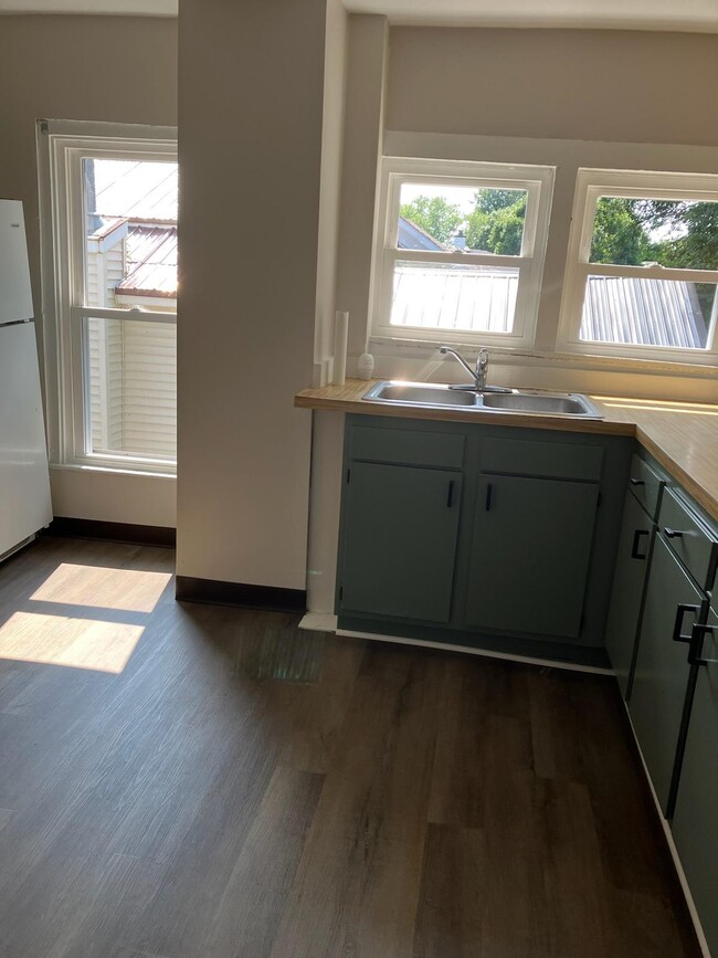 111 W Seneca St, Unit 2