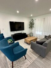 846 Croton Dr in Royal Palm Beach, FL - Building Photo - Building Photo