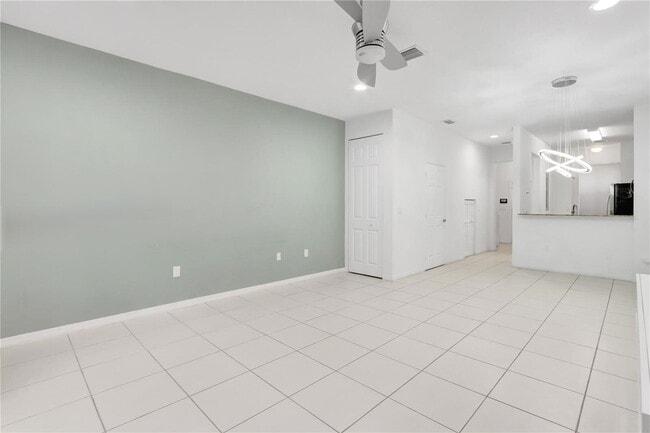 8915 SW 18th St in Miramar, FL - Building Photo - Building Photo