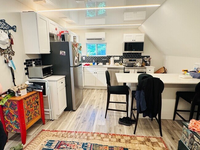 136 Academy Hill Rd, Unit 3 in Boston, MA - Building Photo - Building Photo