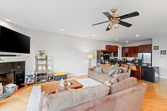 921 N Damen Ave in Chicago, IL - Building Photo - Building Photo