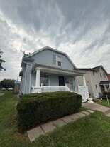 2-912 E 6th St in Muscatine, IA - Building Photo