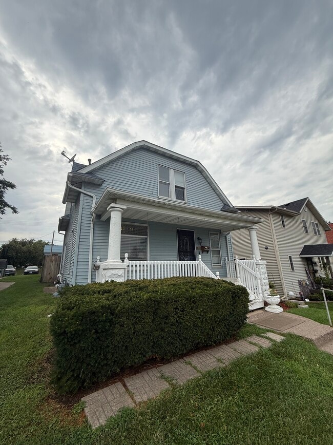 property at 2-912 E 6th St