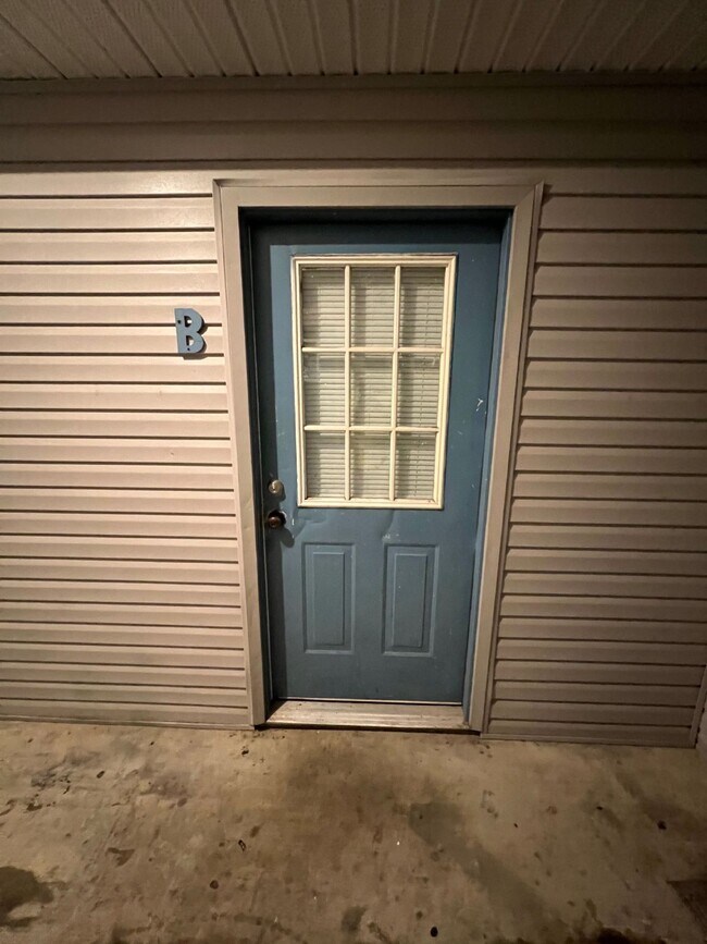 1115 W Jefferson Ave-Unit -B in Jonesboro, AR - Building Photo - Building Photo