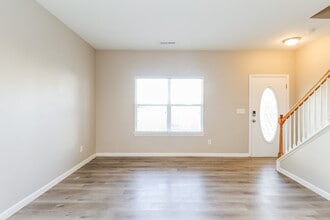 1317 Bray Dr in Charlotte, NC - Foto de edificio - Building Photo