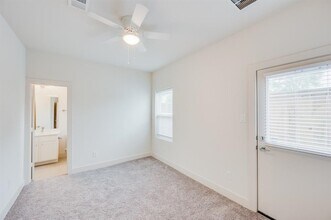 2102 Live Oak St in Houston, TX - Building Photo - Building Photo