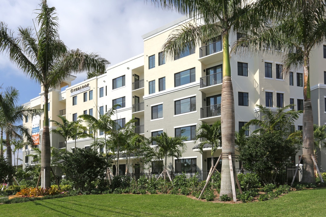 ZZZBell Lighthouse Point in Pompano Beach, FL - Building Photo